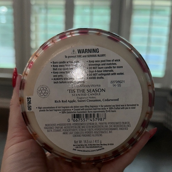 Tis The Season | Bath & Body Works 3-Wick Candle NWT - Picture 2 of 2